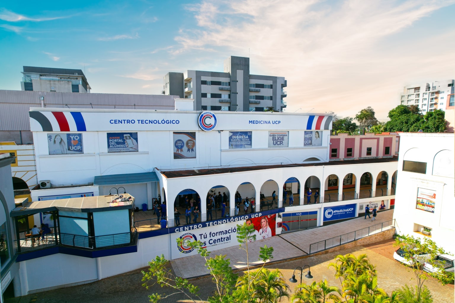 Centro tecnológico de la Universidad Central del Paraguay sede Ciudad del Este